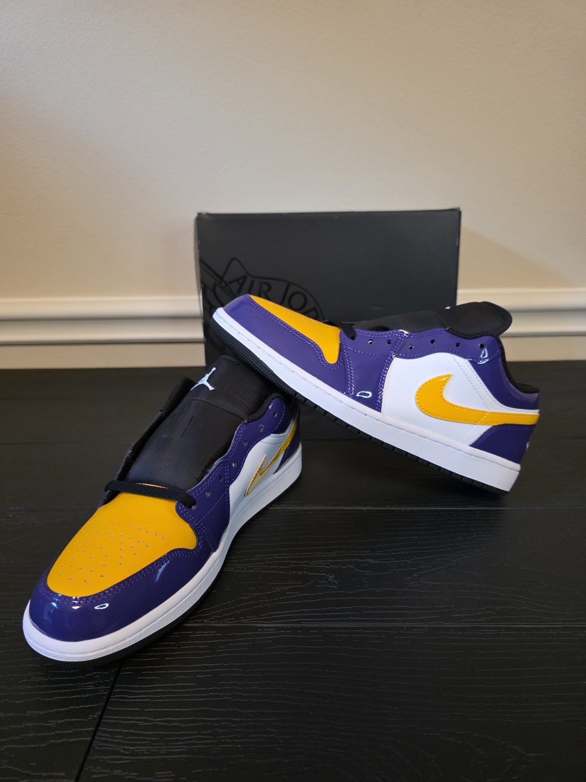 Jordan Air Jordan 1 Low SE Court Purple University Gold Sneaker IQ9389-547 - Image 2
