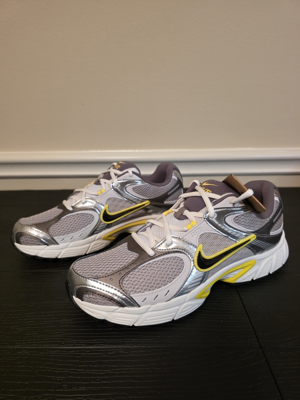 Nike V5 RNR Men's Low Top Lace-Up Sneakers Gray/Silver/Yellow HJ5228 006 - Image 6