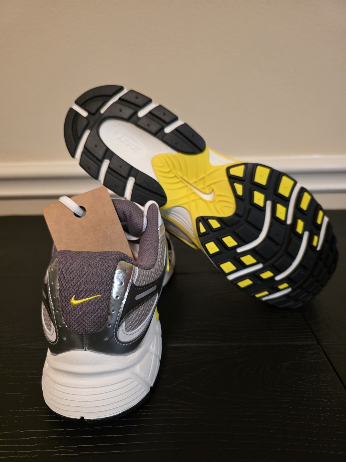 Nike V5 RNR Men's Low Top Lace-Up Sneakers Gray/Silver/Yellow HJ5228 006 - Image 9