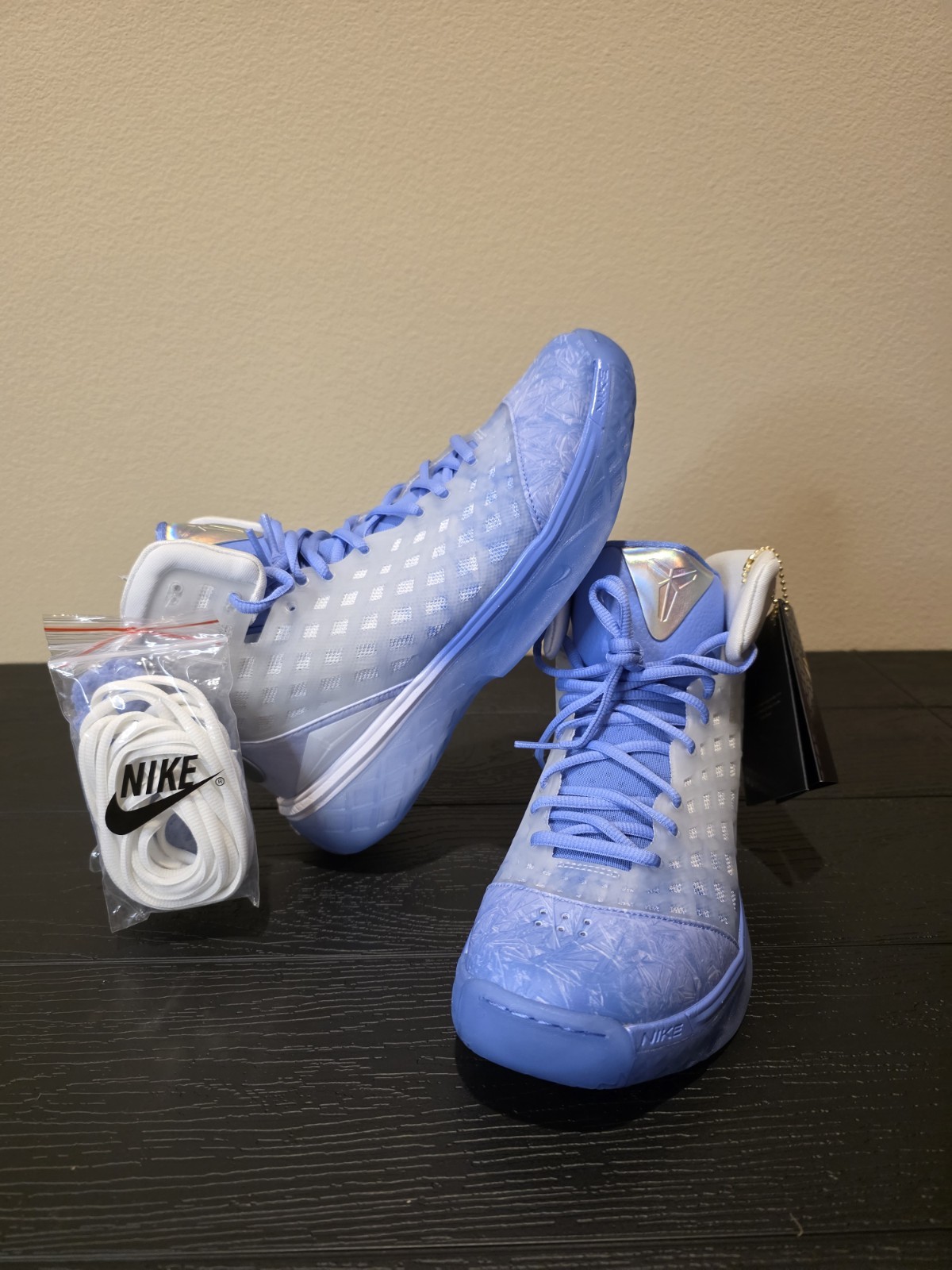 Nike Kobe 3 Protro Christmas Men's Size 8.5 IQ5338-400 Brand New in box w/o lid