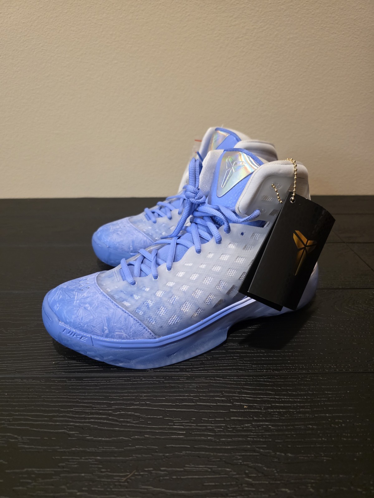Nike Kobe 3 Protro Christmas Men's Size 8.5 IQ5338-400 Brand New in box w/o lid - Image 3