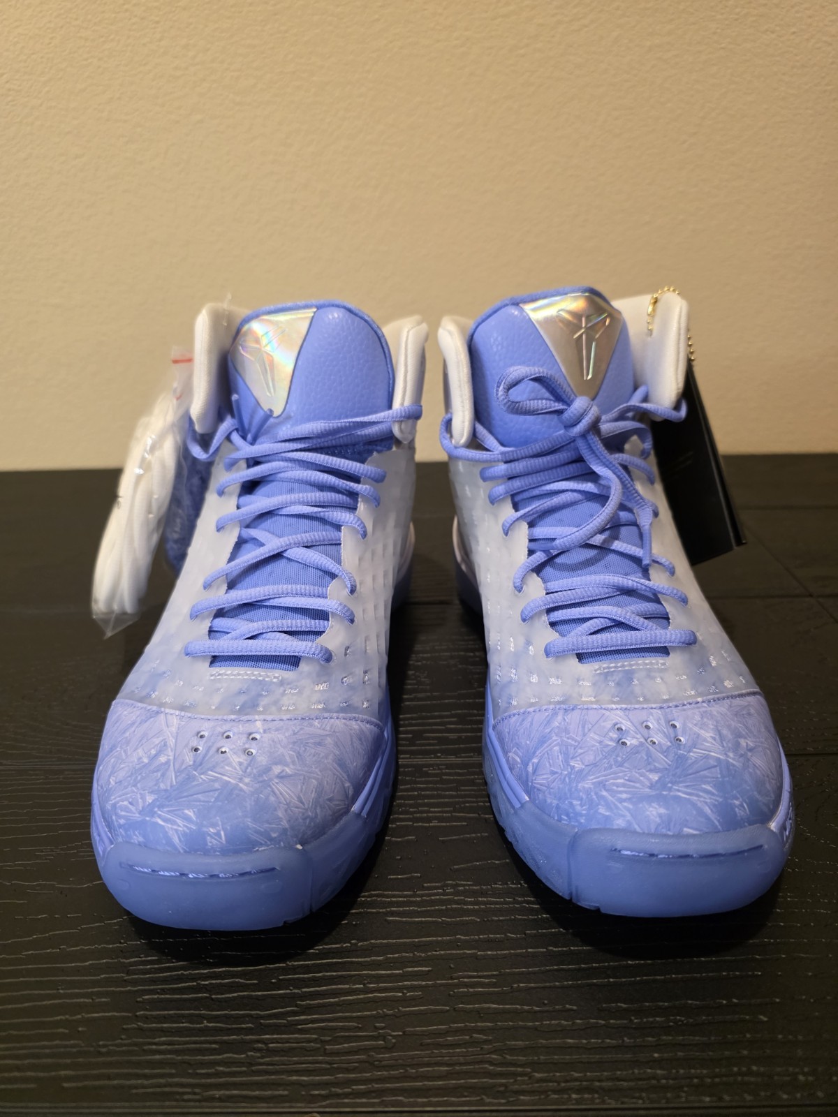 Nike Kobe 3 Protro Christmas Men's Size 8.5 IQ5338-400 Brand New in box w/o lid - Image 4