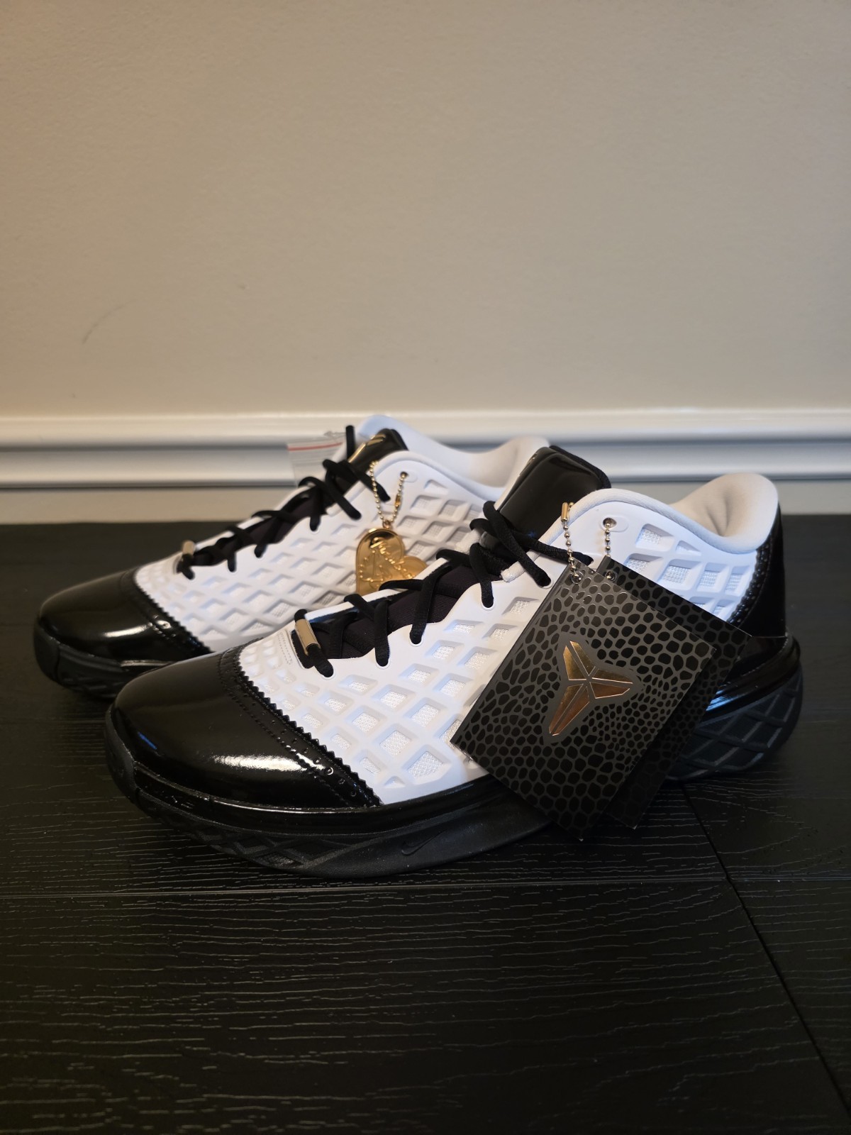 Nike Kobe III Low Protro GiGi White/Metallic Gold/Black Basketball IQ3916-100 - Image 3