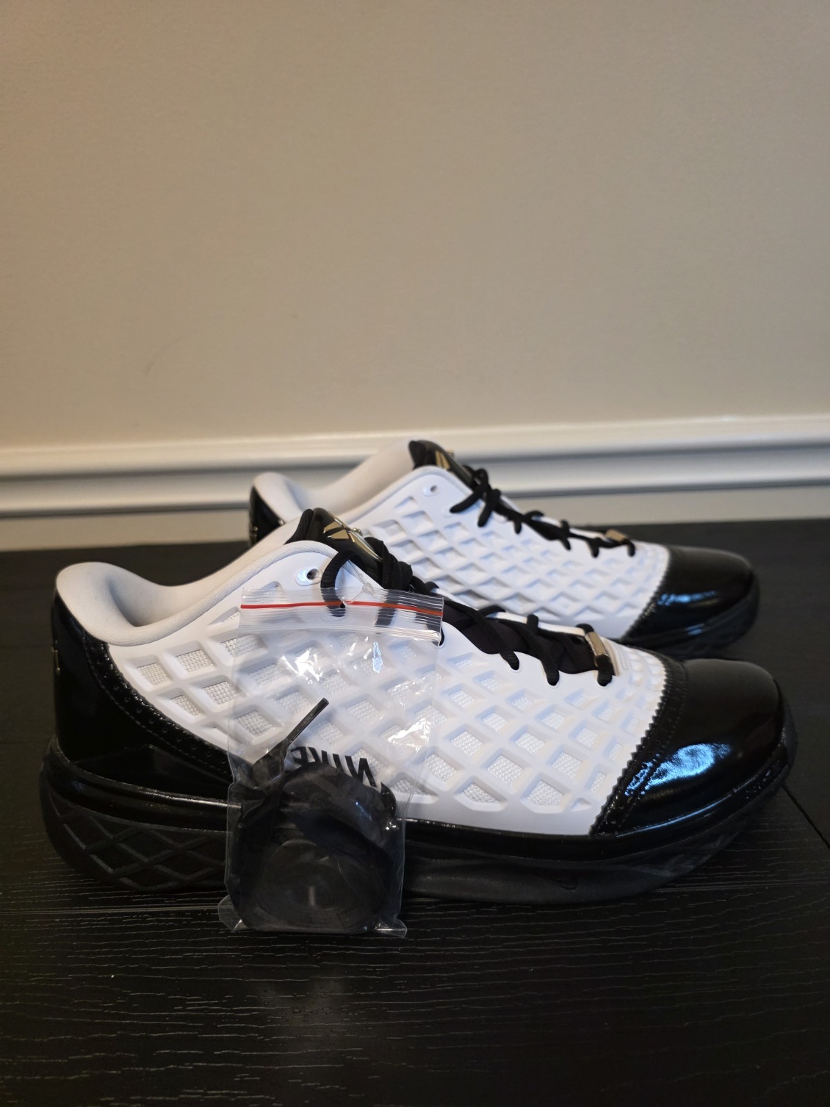 Nike Kobe III Low Protro GiGi White/Metallic Gold/Black Basketball IQ3916-100 - Image 5