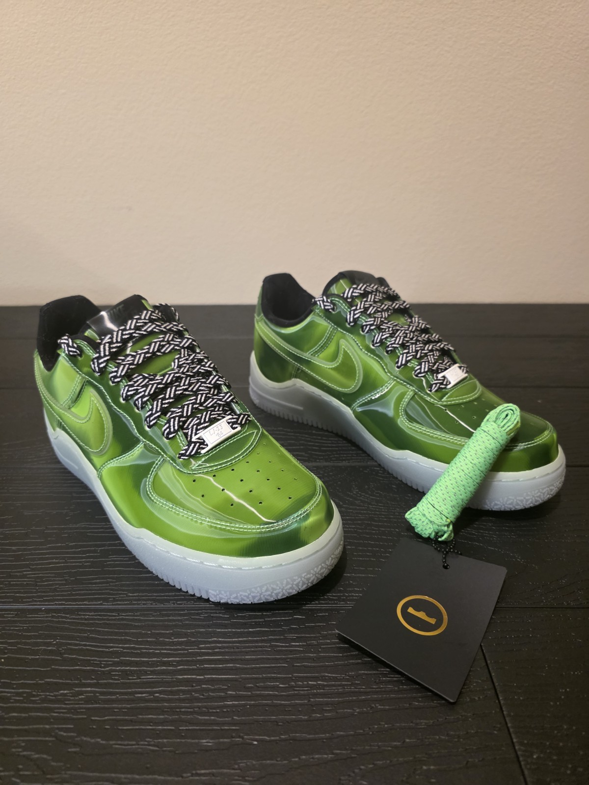 IQ5368 300 Nike Air Force 1 Low Premium LeBron James LA Voltage Green Size 7.5