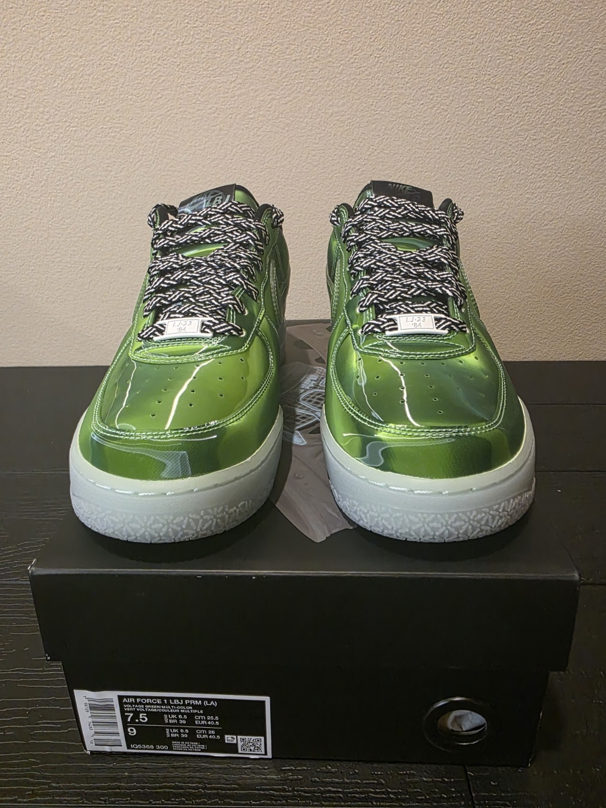 IQ5368 300 Nike Air Force 1 Low Premium LeBron James LA Voltage Green Size 7.5 - Image 2