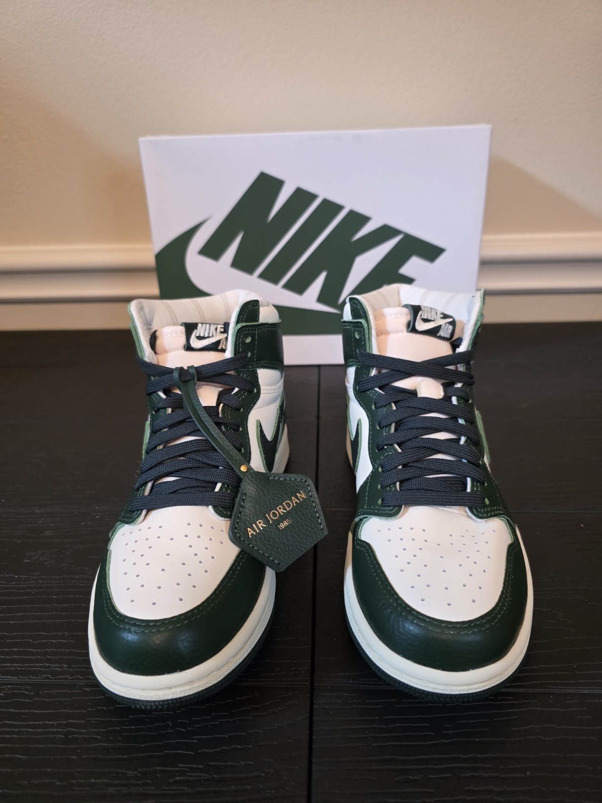 Jordan Women's Air Jordan 1 Retro Hi OG Fir Pro Green FD2596-101 Size 7 - Image 2