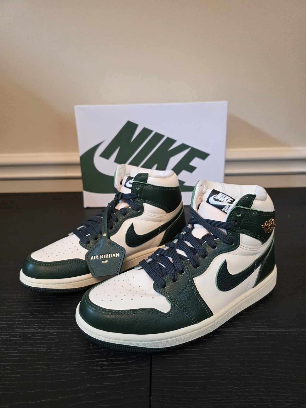 Jordan Women's Air Jordan 1 Retro Hi OG Fir Pro Green FD2596-101 Size 7 - Image 3