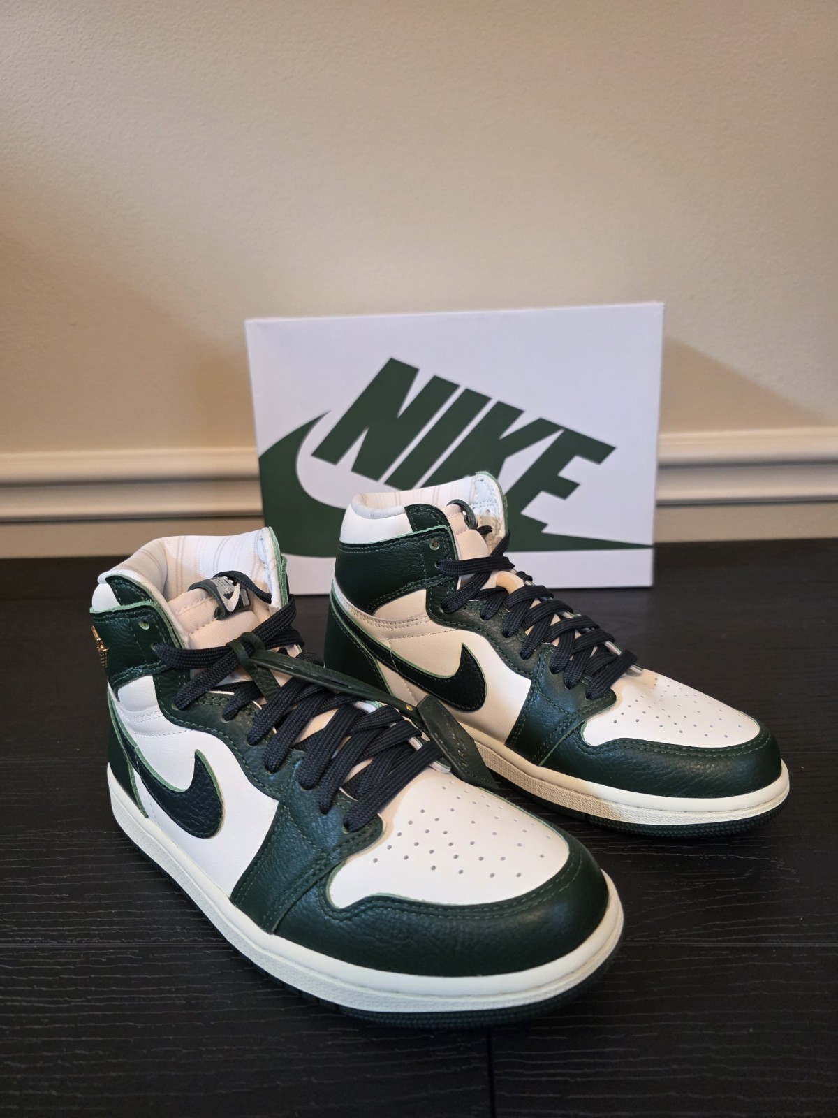Jordan Women's Air Jordan 1 Retro Hi OG Fir Pro Green FD2596-101 Size 7 - Image 4