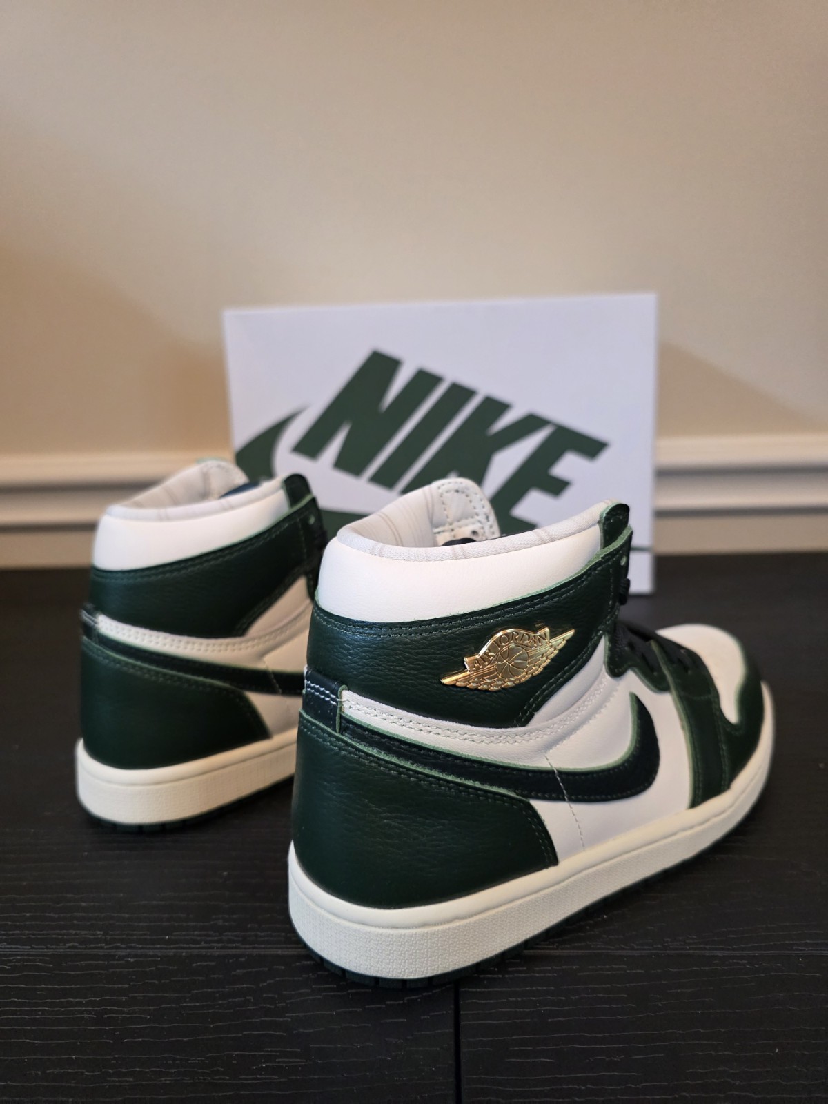 Jordan Women's Air Jordan 1 Retro Hi OG Fir Pro Green FD2596-101 Size 7 - Image 10