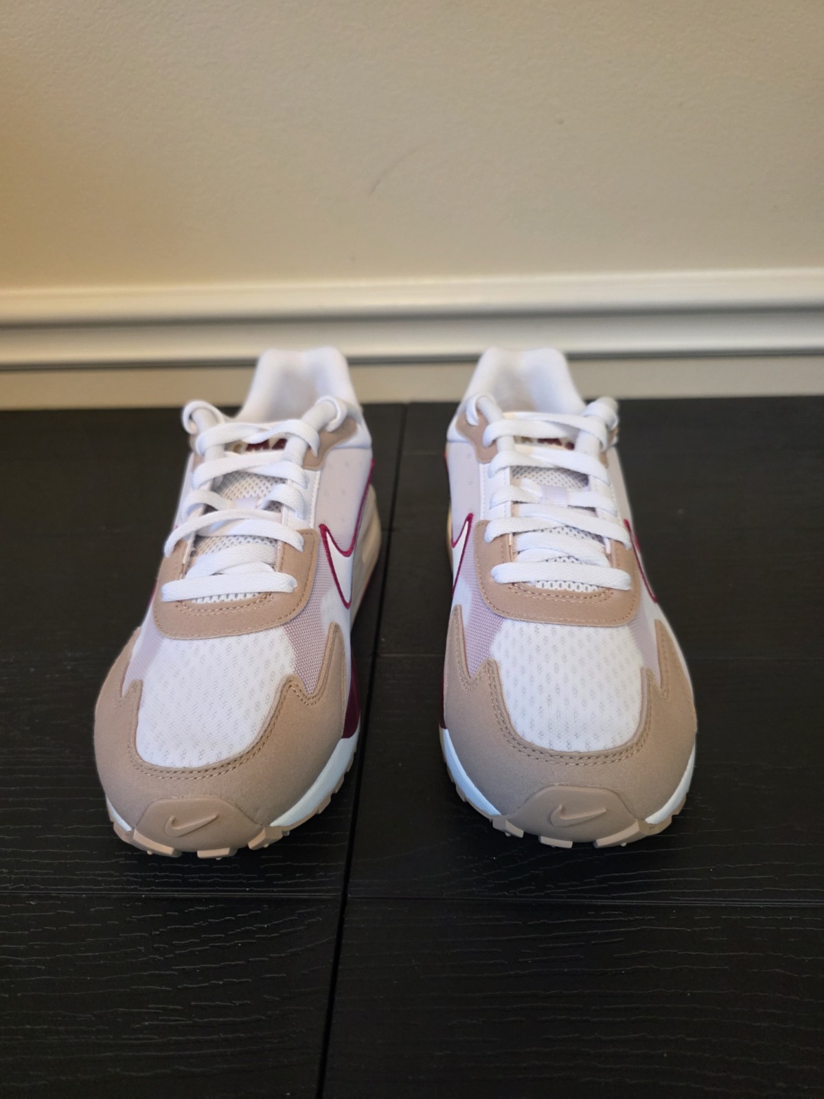 Nike Air Max Solo Men's Low Top Sneakers White/Beige/Red DX3666-101 - Image 2