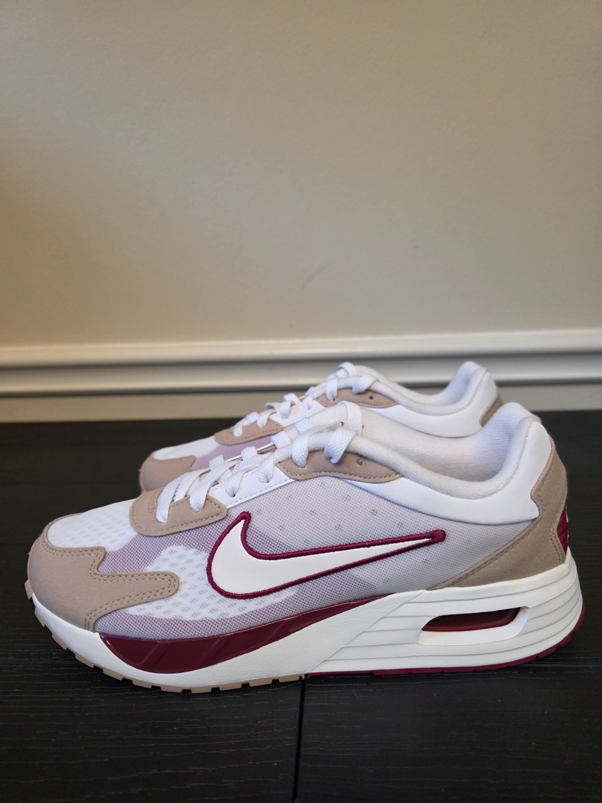 Nike Air Max Solo Men's Low Top Sneakers White/Beige/Red DX3666-101 - Image 6