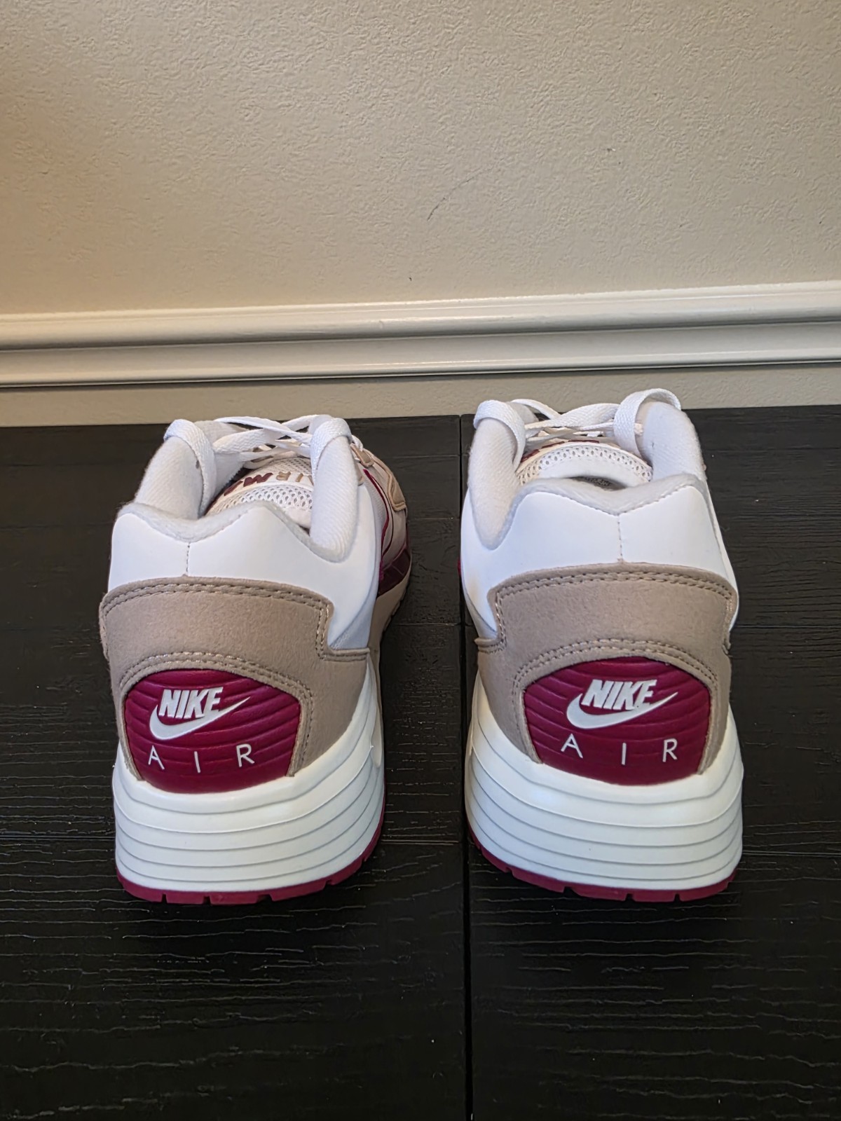 Nike Air Max Solo Men's Low Top Sneakers White/Beige/Red DX3666-101 - Image 7