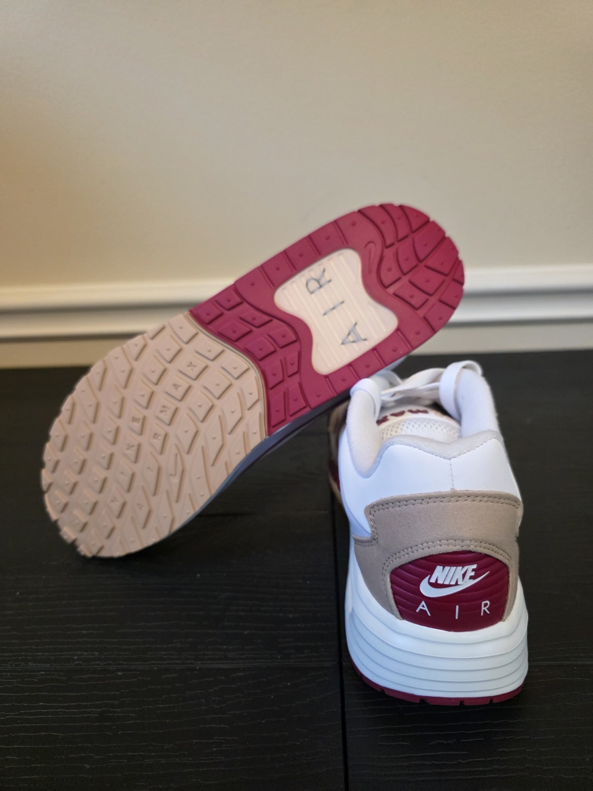 Nike Air Max Solo Men's Low Top Sneakers White/Beige/Red DX3666-101 - Image 9