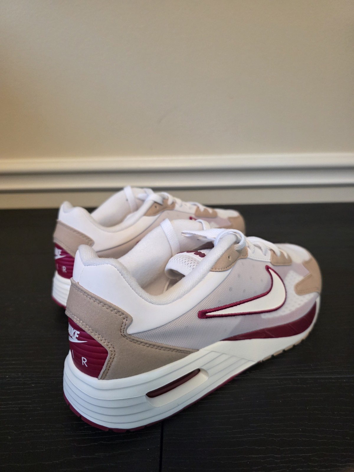 Nike Air Max Solo Men's Low Top Sneakers White/Beige/Red DX3666-101 - Image 11