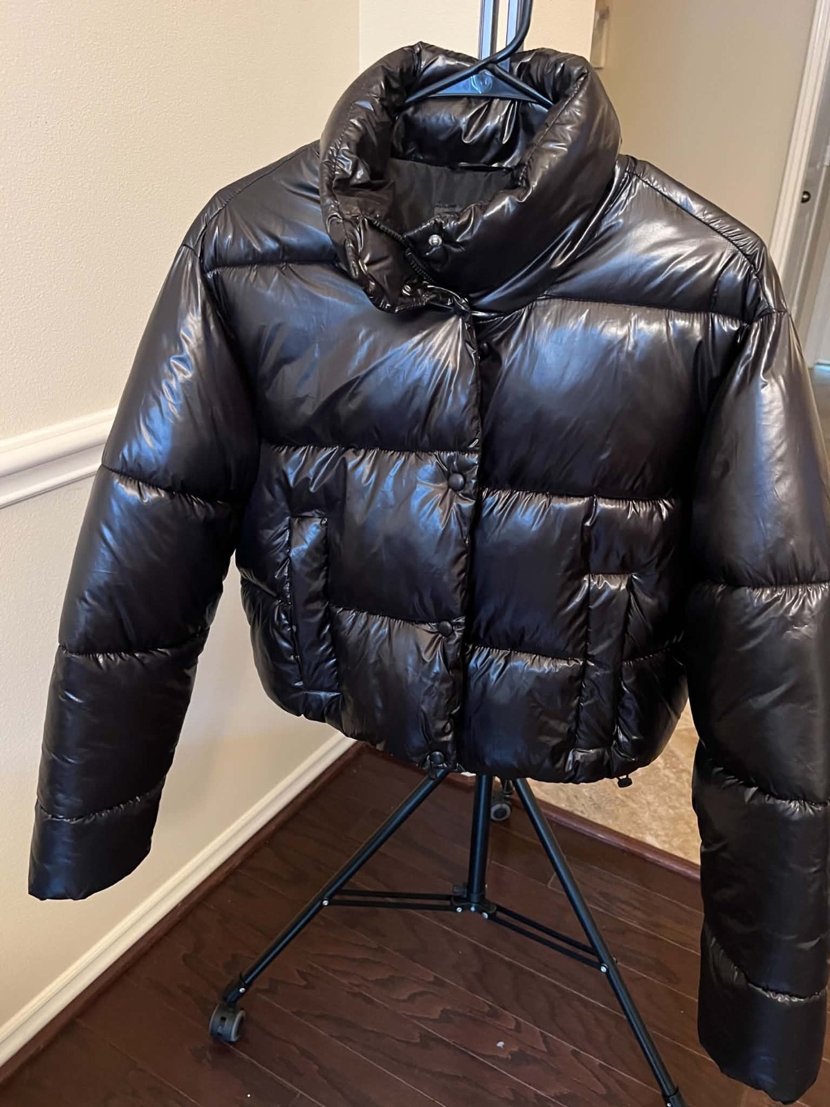 Zara Black Quilted Cropped Puffer Jacket Women’s Size S Button Closure