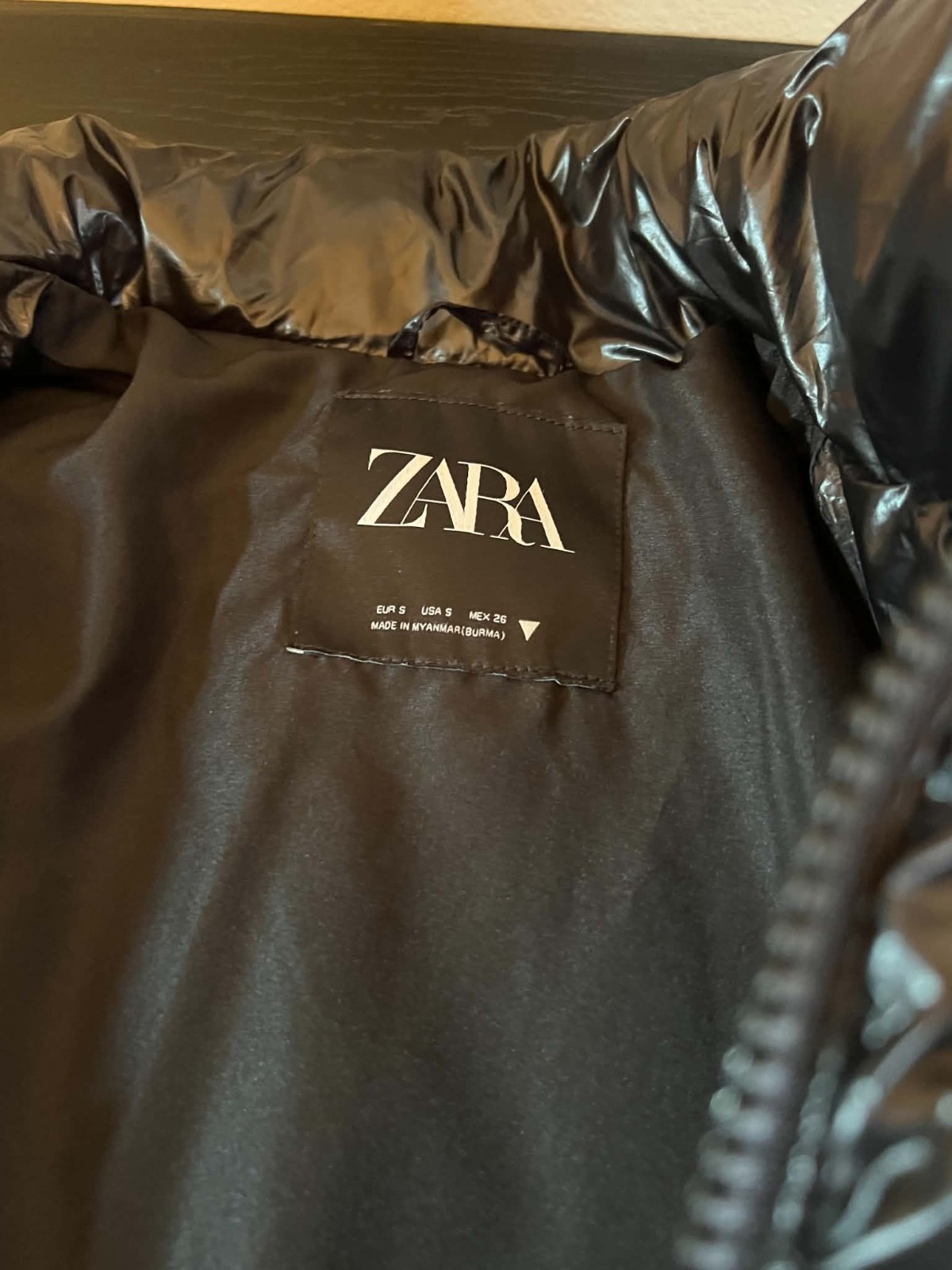Zara Black Quilted Cropped Puffer Jacket Women’s Size S Button Closure - Image 2