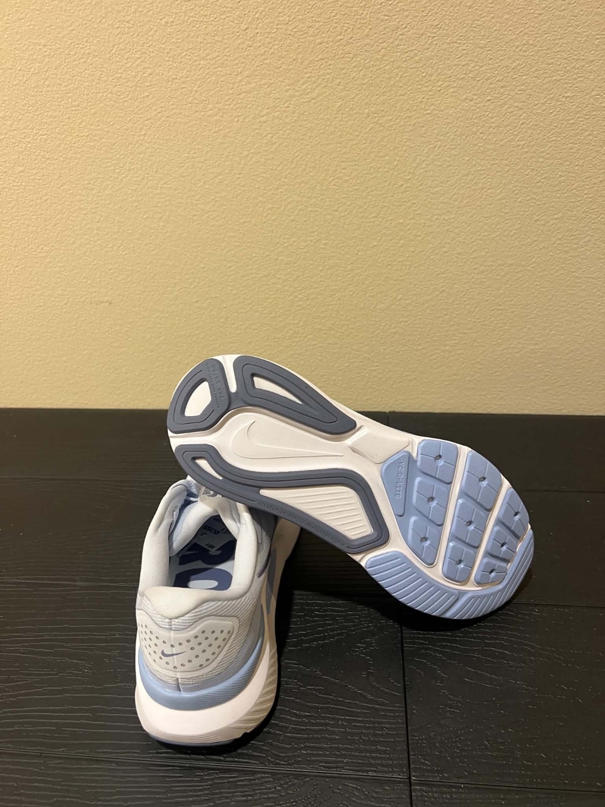 Nike Air Zoom Structure 26 Running Womens Size 9 Football Grey Indigo HJ1101-004 - Image 5
