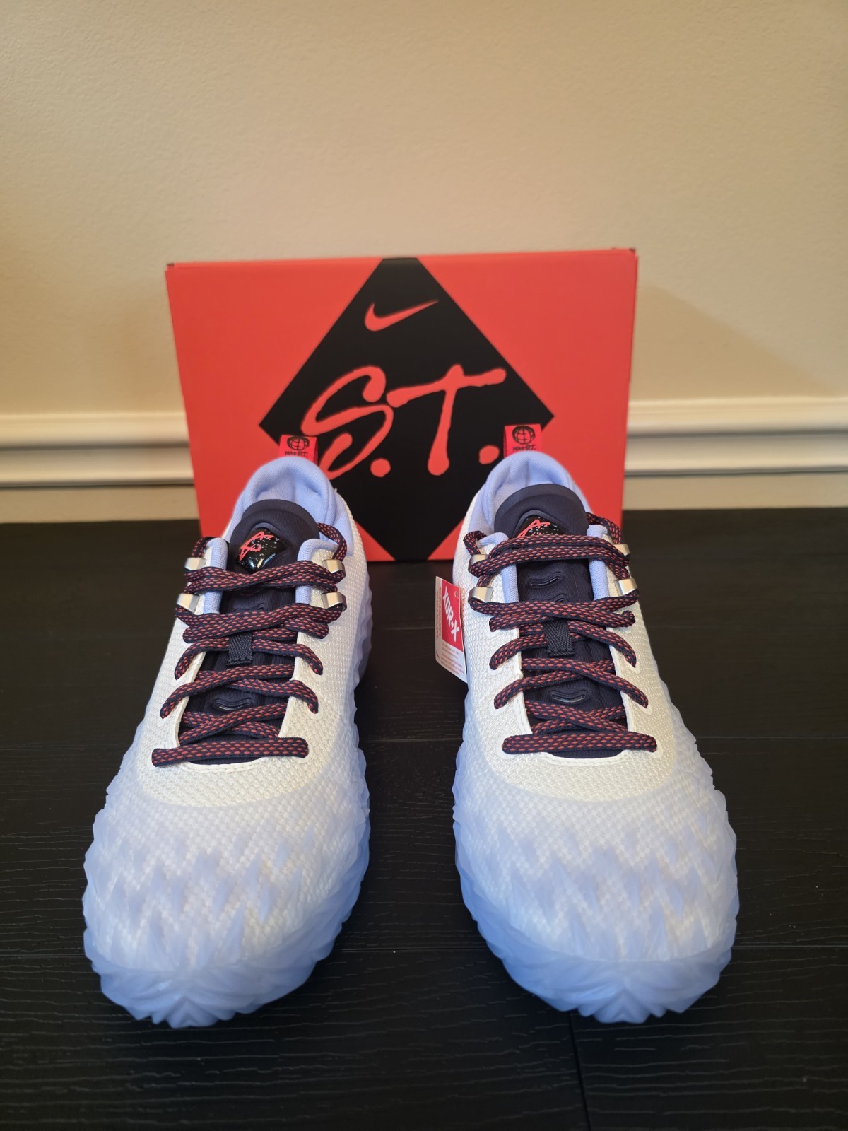 Nike S.T. Charge Detroit Tough Mens Low Top Sneakers White/Red/Silver IZ6736-100 - Image 5