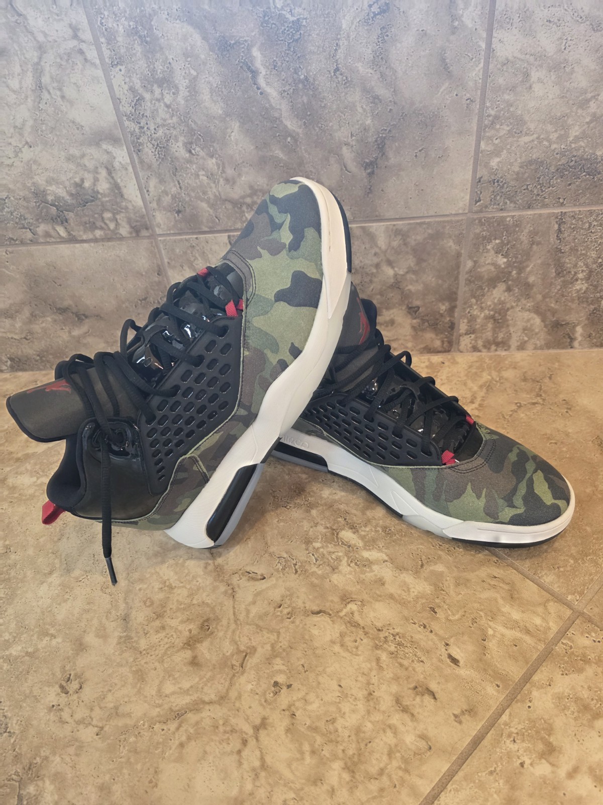 Nike Air Jordan Maxin 200 Camo Olive Red Black US Size 12.5 Men's CD6107-200 New - Image 2