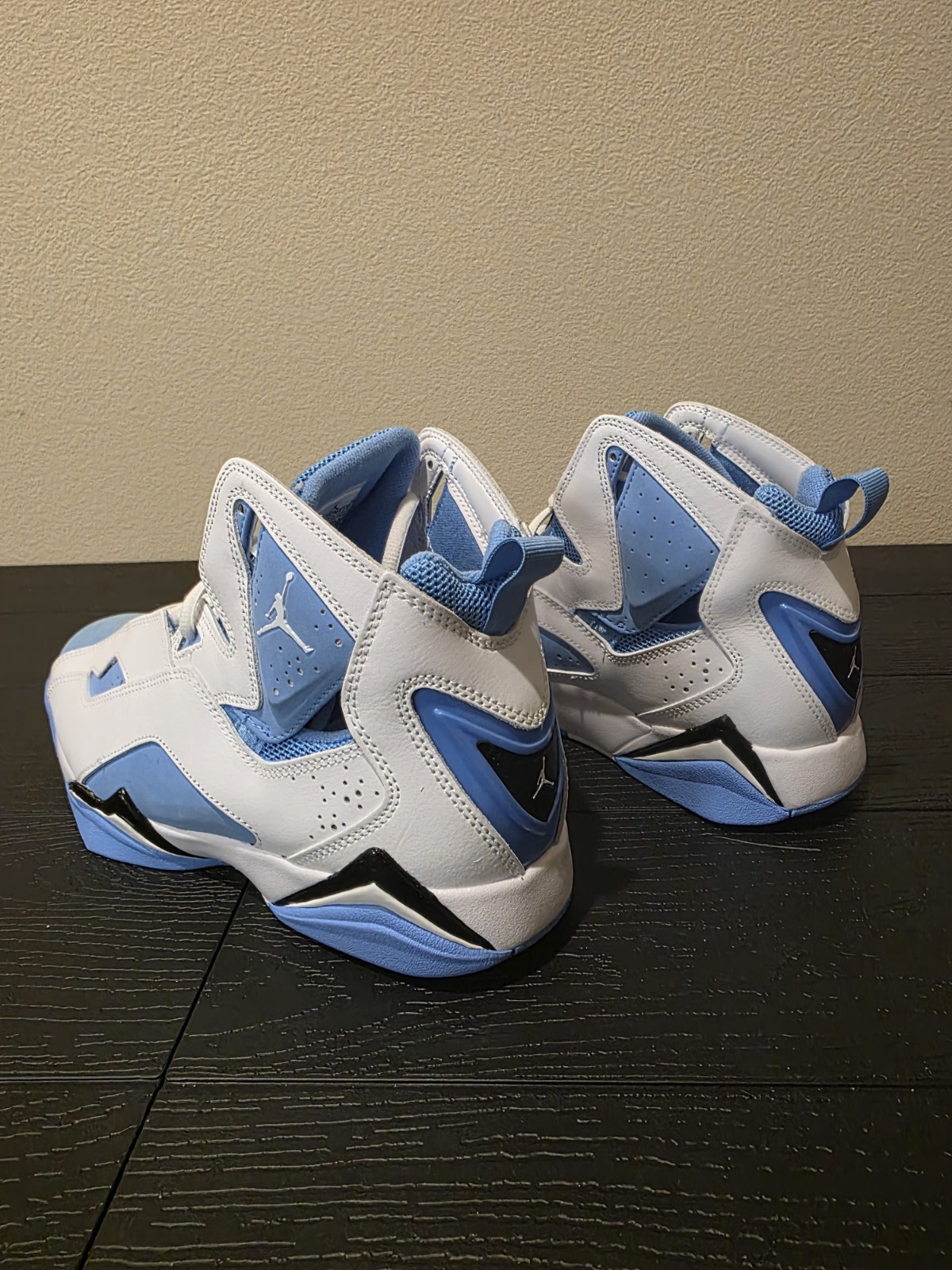 Jordan True Flight Men's Size 9 Sneakers White/Black/University Blue 342964-140 - Image 8