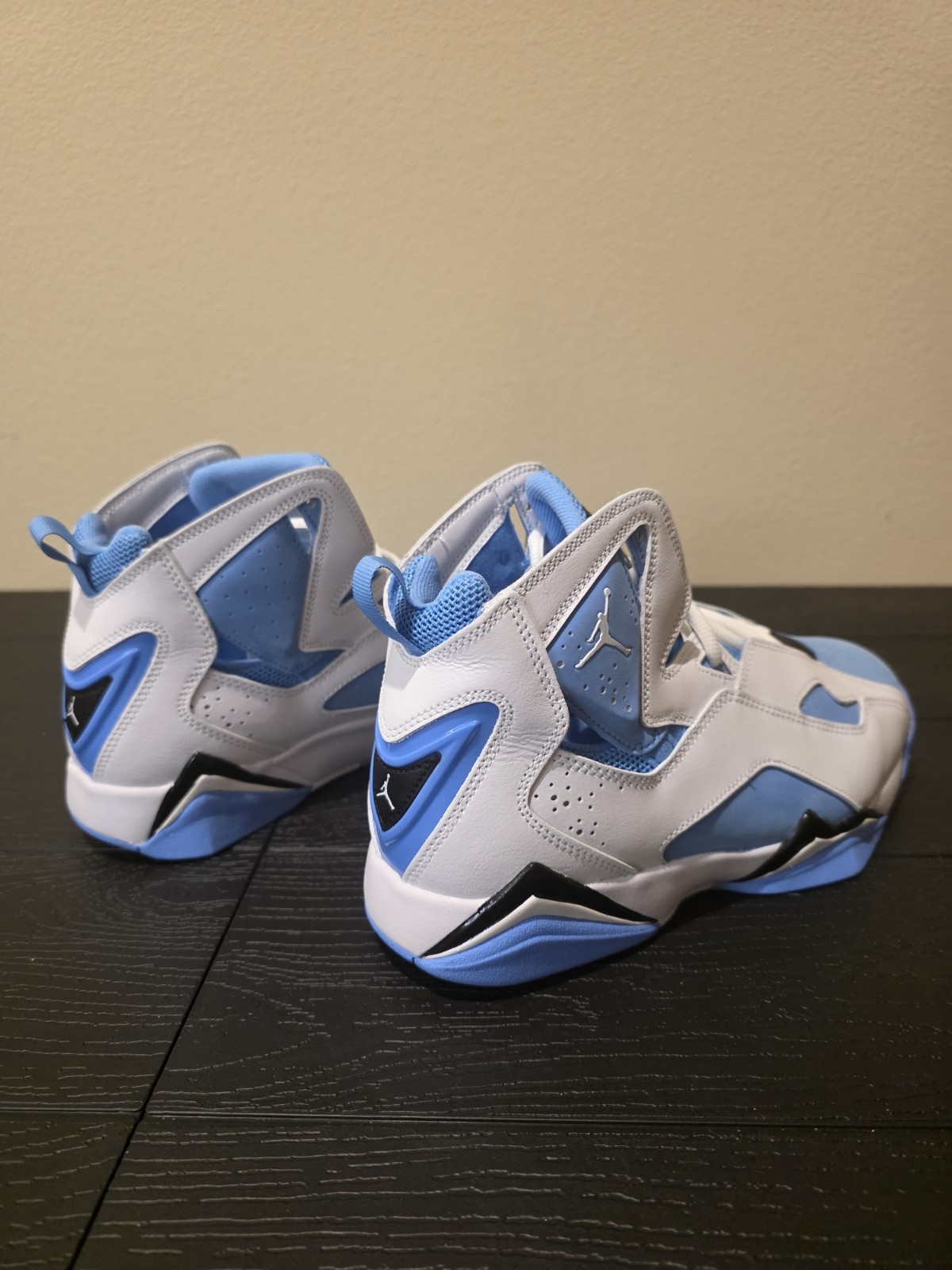 Jordan True Flight Men's Size 9 Sneakers White/Black/University Blue 342964-140 - Image 9