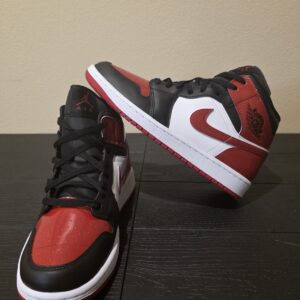 Nike Air Jordan 1 Mid Patent Bred Black Red HV4091-006 Men’s Size 9 NEW w/o lid