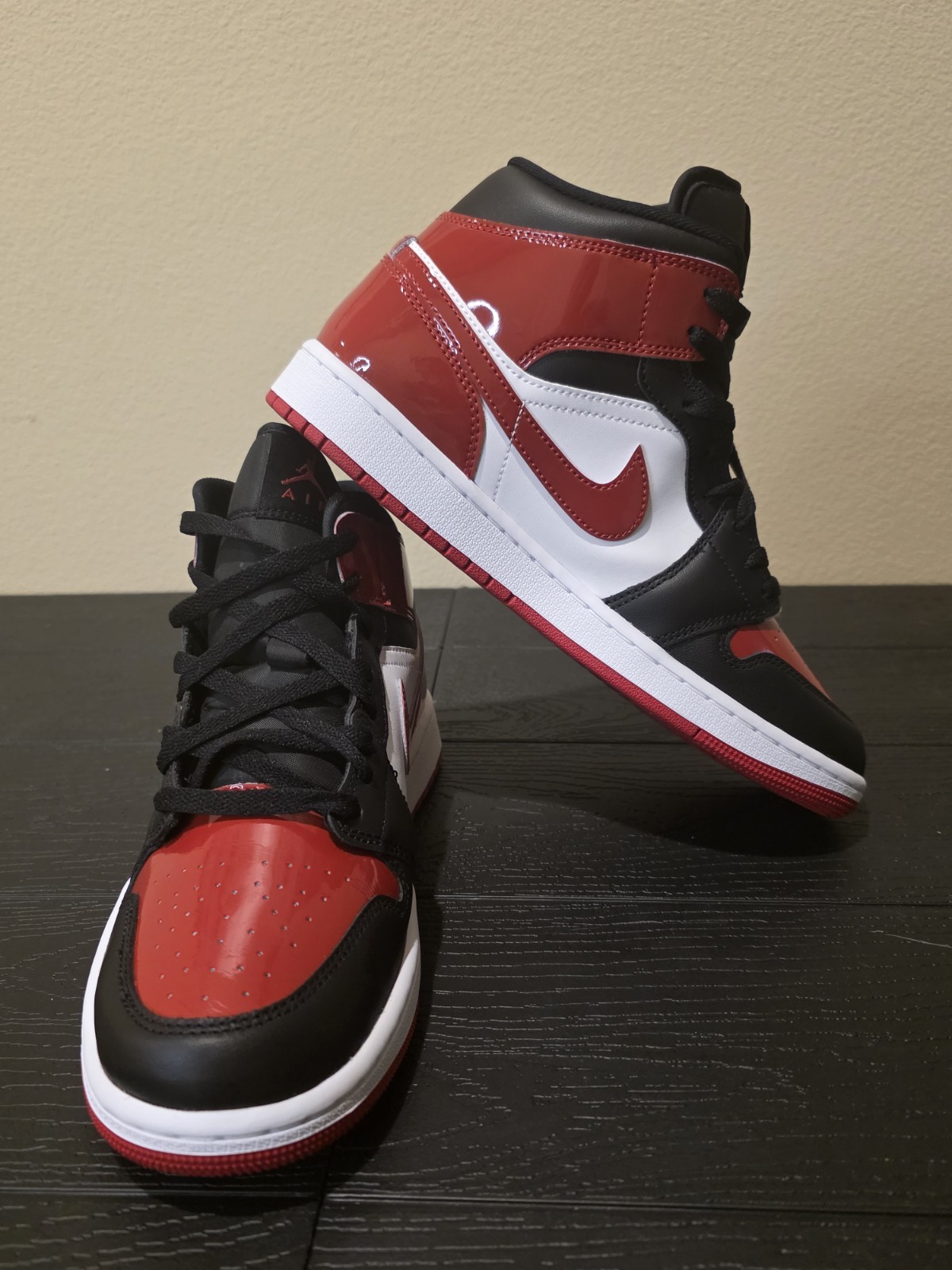 Nike Air Jordan 1 Mid Patent Bred Black Red HV4091-006 Men’s Size 9 NEW w/o lid - Image 4