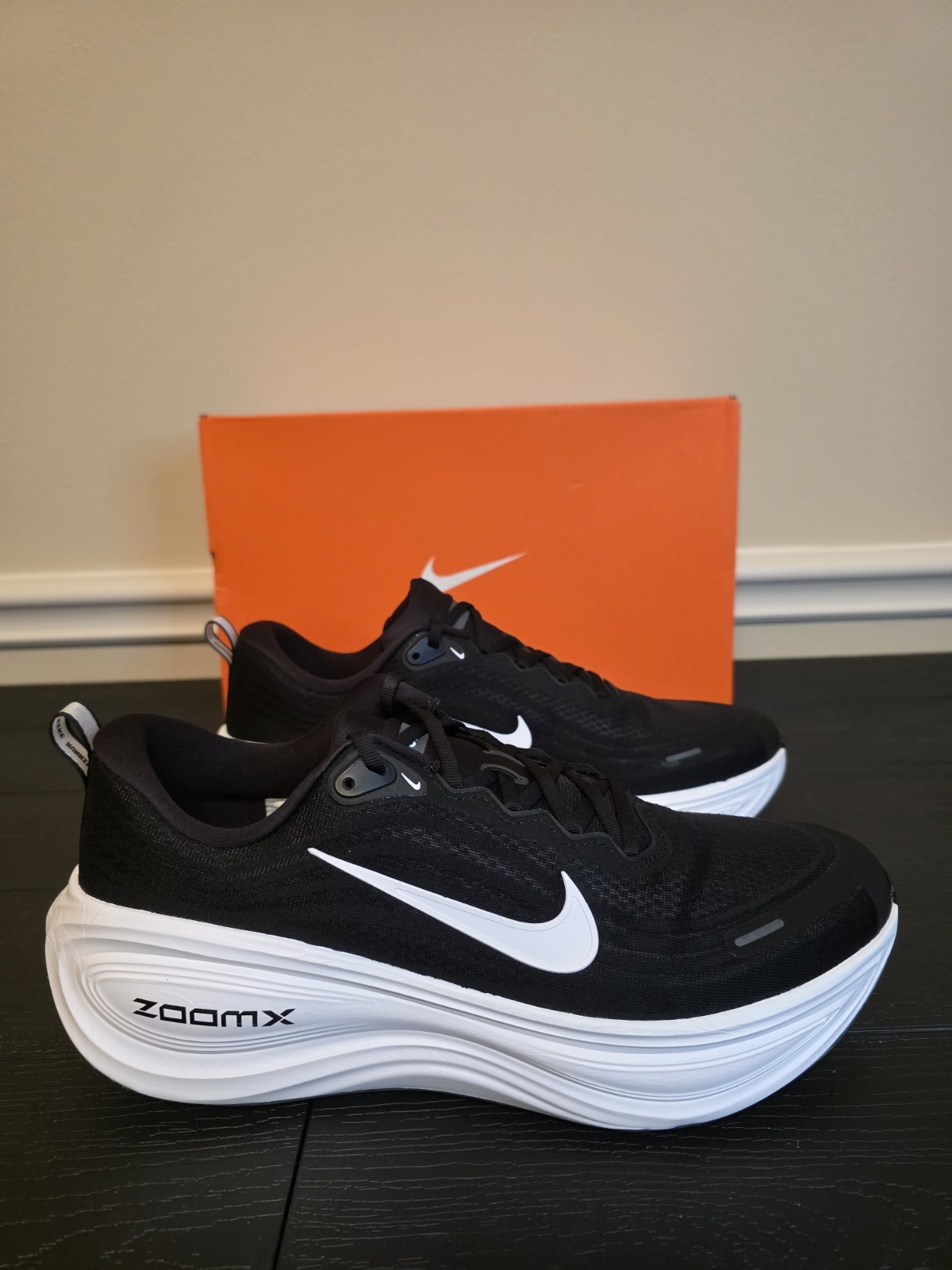 Nike Vomero Plus Men's Running Shoes Black/White Cool Gray Low Top HV8150-002 - Image 6