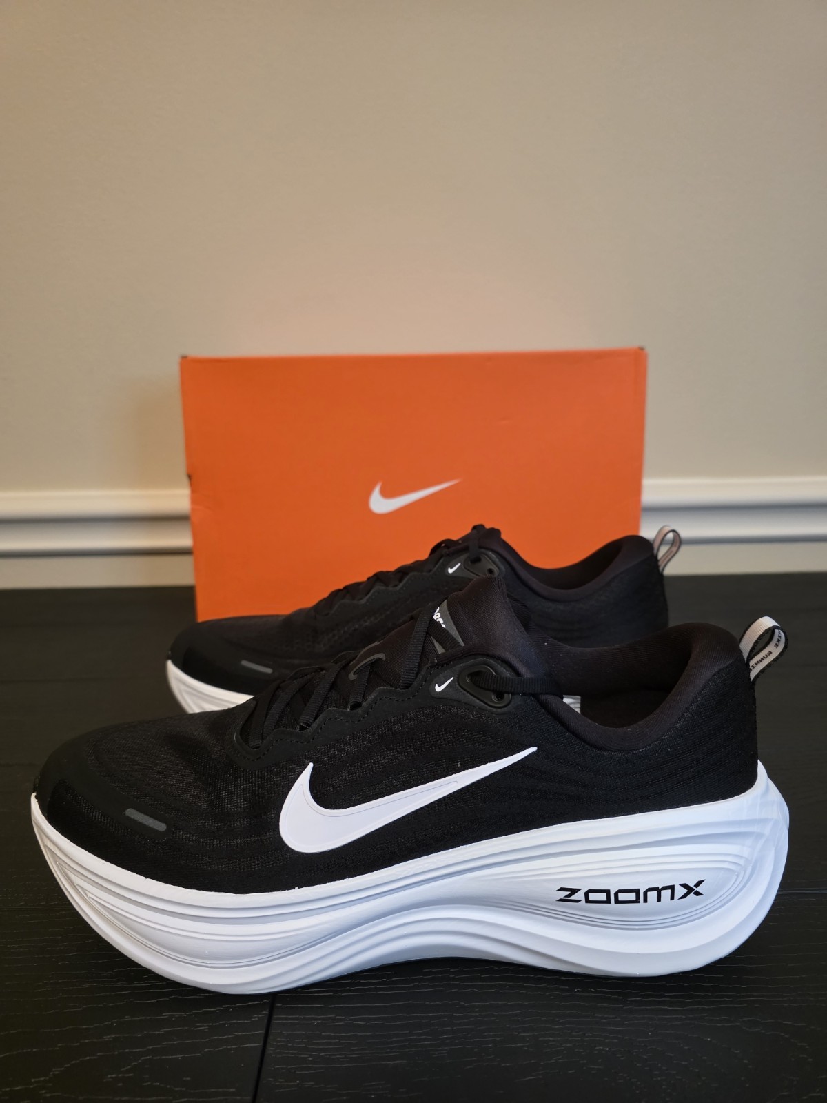 Nike Vomero Plus Men's Running Shoes Black/White Cool Gray Low Top HV8150-002 - Image 7