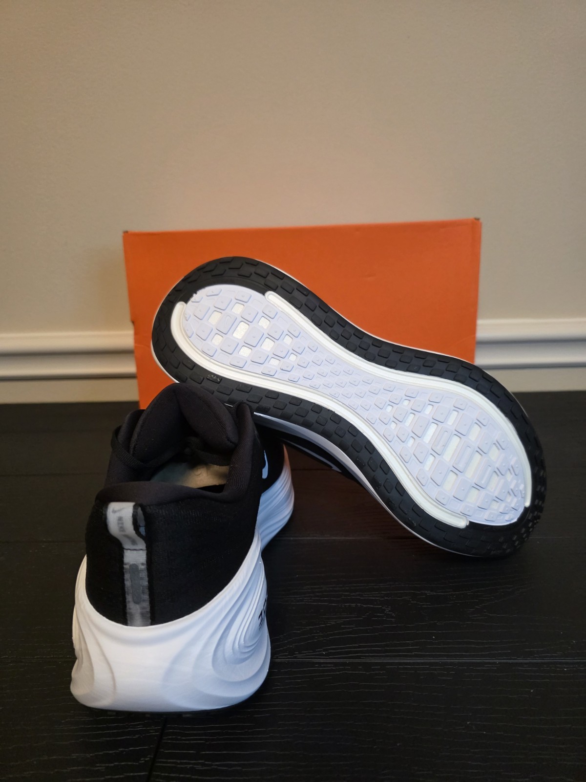Nike Vomero Plus Men's Running Shoes Black/White Cool Gray Low Top HV8150-002 - Image 9