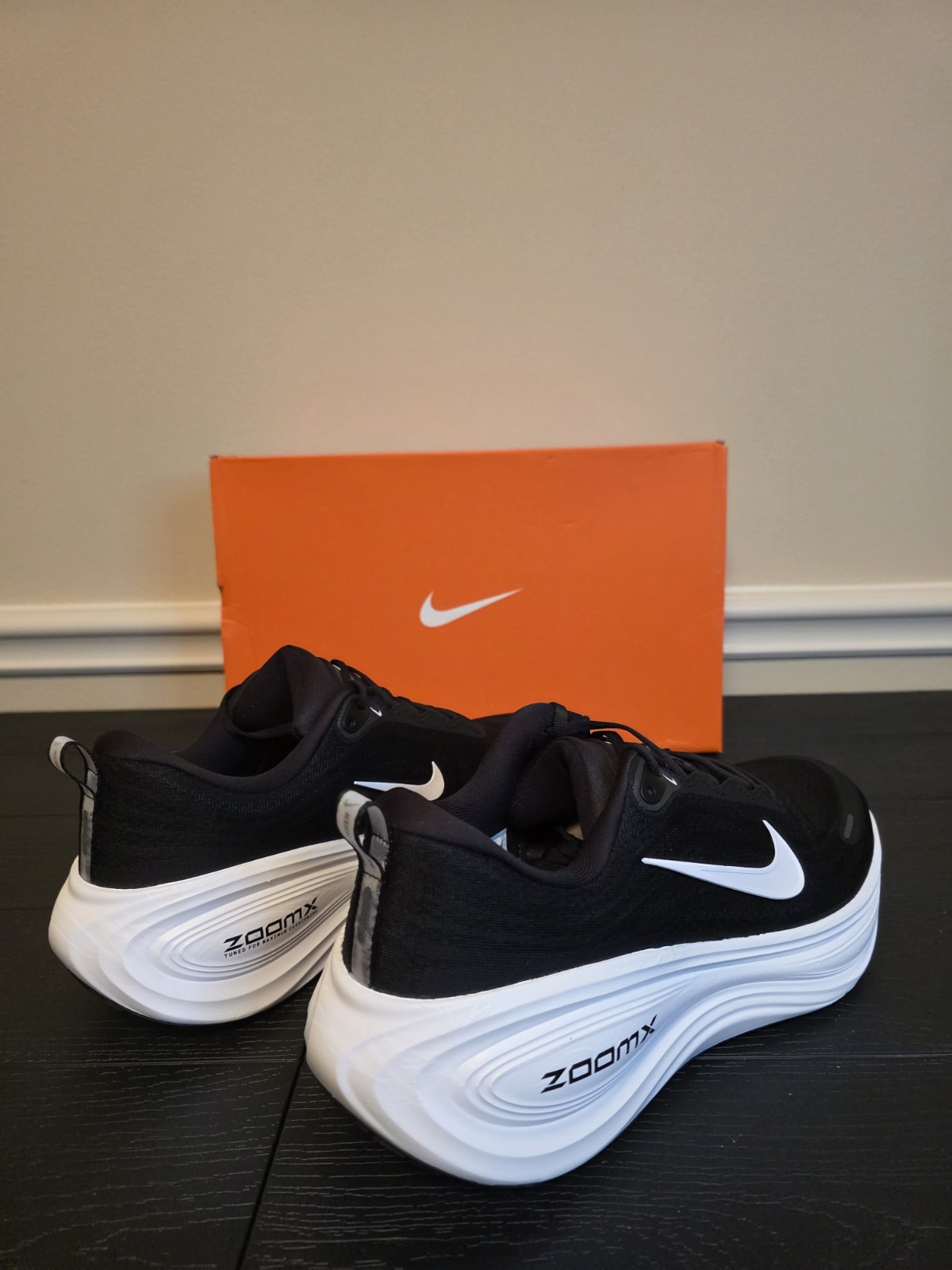 Nike Vomero Plus Men's Running Shoes Black/White Cool Gray Low Top HV8150-002 - Image 12