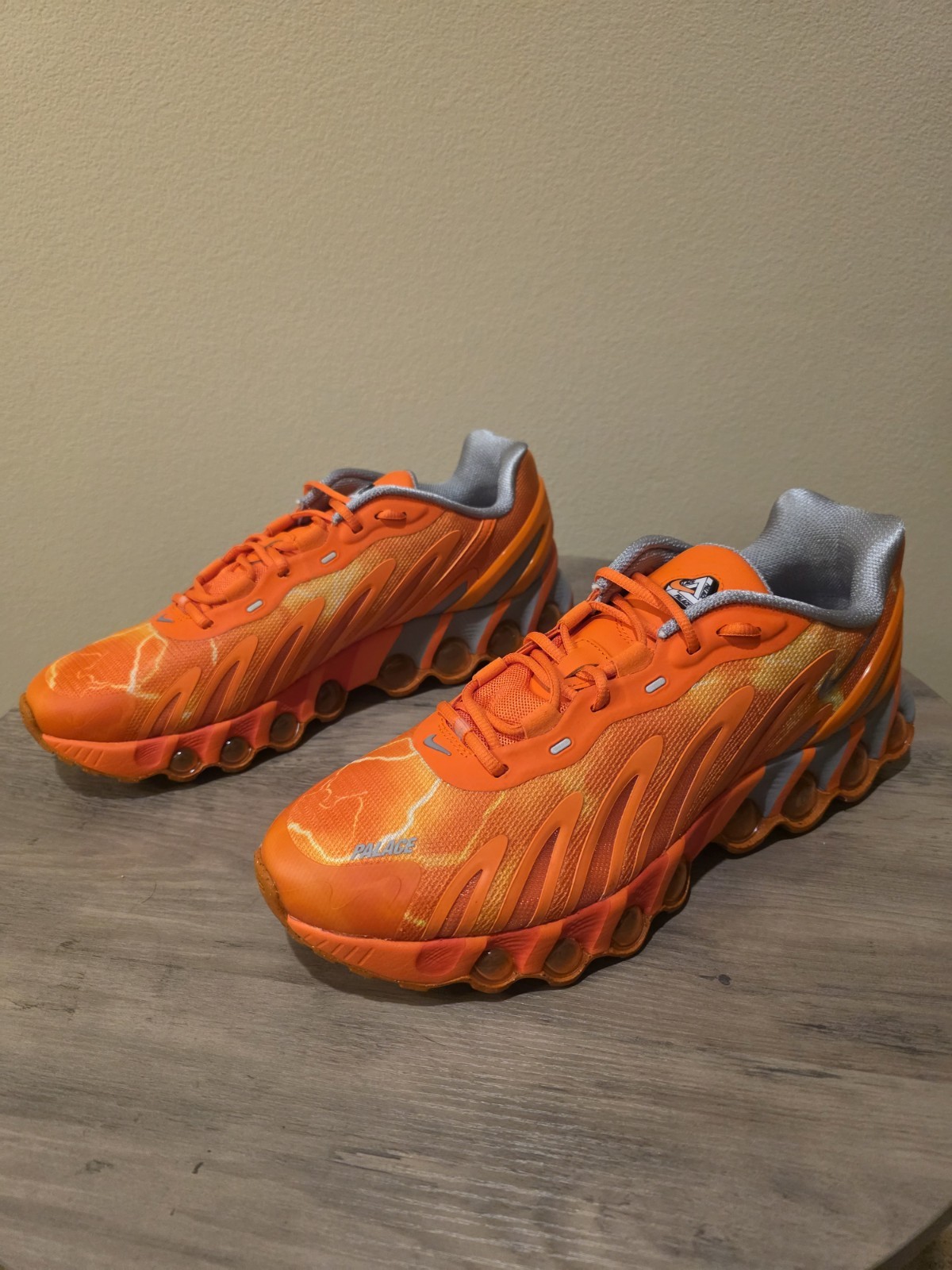 Nike Air Max DN8 x PALACE Safety Orange Grey (2025) IB4181-800 Mens US size 11.5 - Image 2