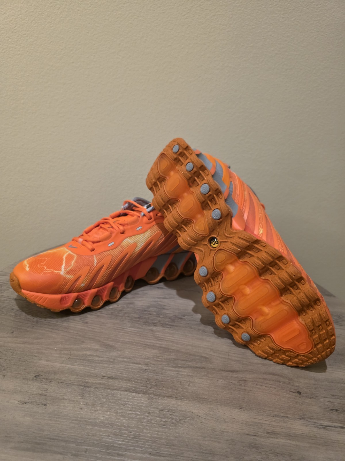 Nike Air Max DN8 x PALACE Safety Orange Grey (2025) IB4181-800 Mens US size 11.5 - Image 3