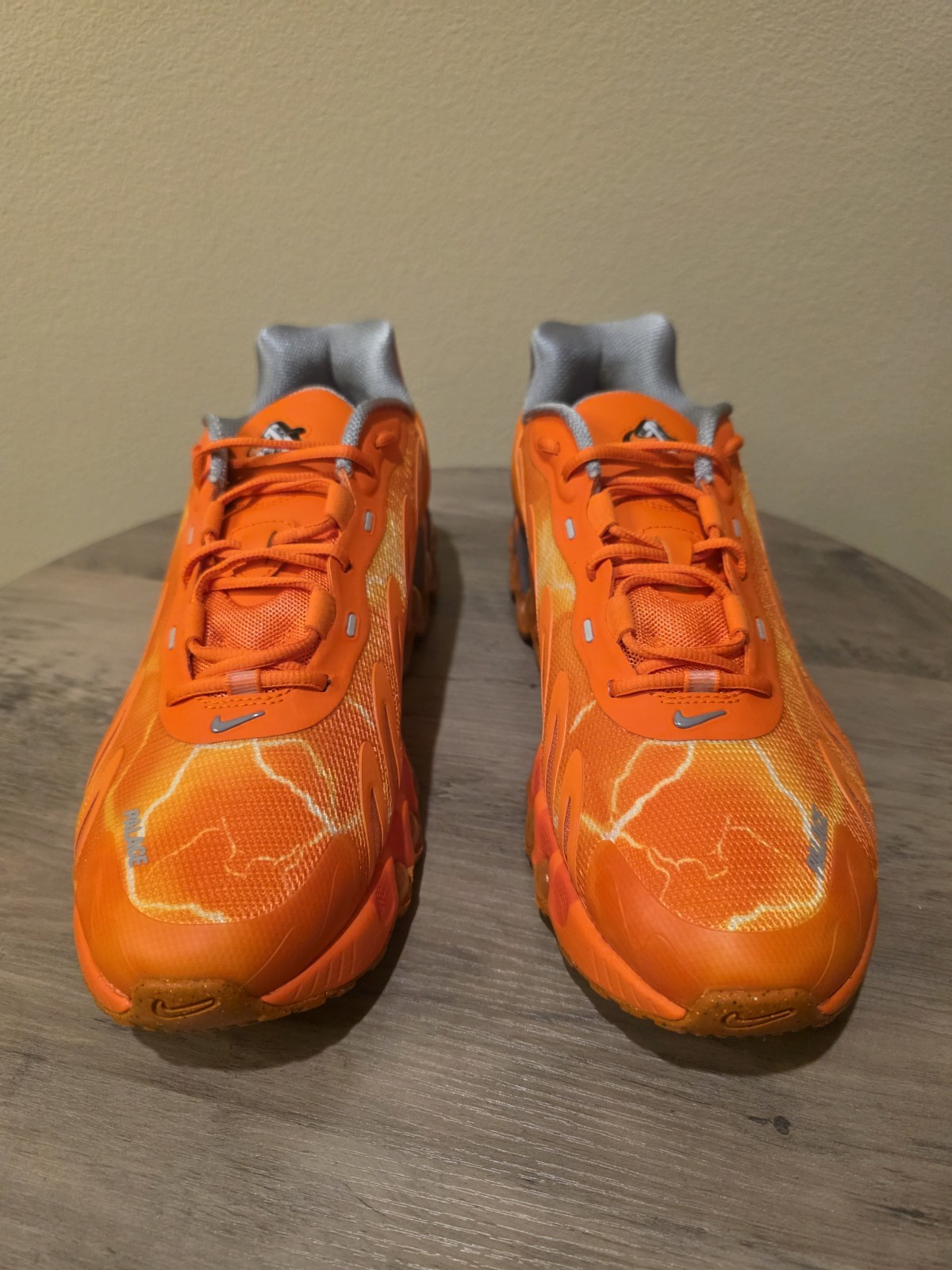 Nike Air Max DN8 x PALACE Safety Orange Grey (2025) IB4181-800 Mens US size 11.5 - Image 4