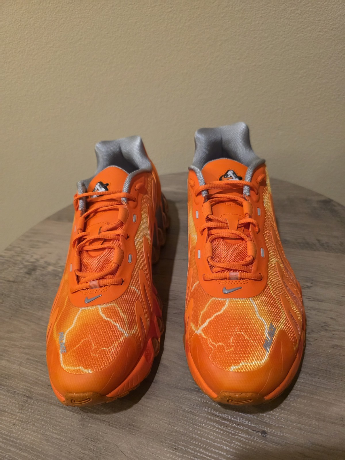 Nike Air Max DN8 x PALACE Safety Orange Grey (2025) IB4181-800 Mens US size 11.5 - Image 5