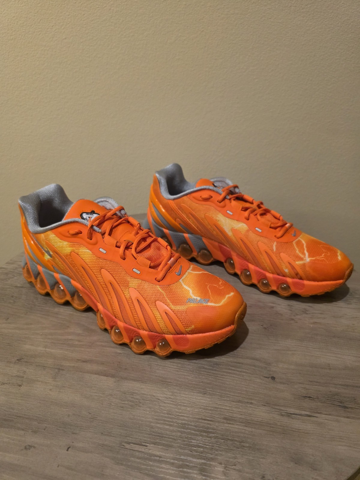 Nike Air Max DN8 x PALACE Safety Orange Grey (2025) IB4181-800 Mens US size 11.5 - Image 6