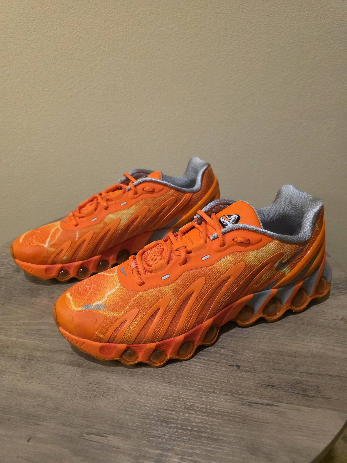 Nike Air Max DN8 x PALACE Safety Orange Grey (2025) IB4181-800 Mens US size 11.5 - Image 8