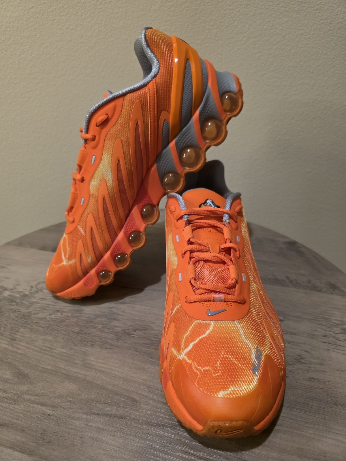 Nike Air Max DN8 x PALACE Safety Orange Grey (2025) IB4181-800 Mens US size 11.5 - Image 9