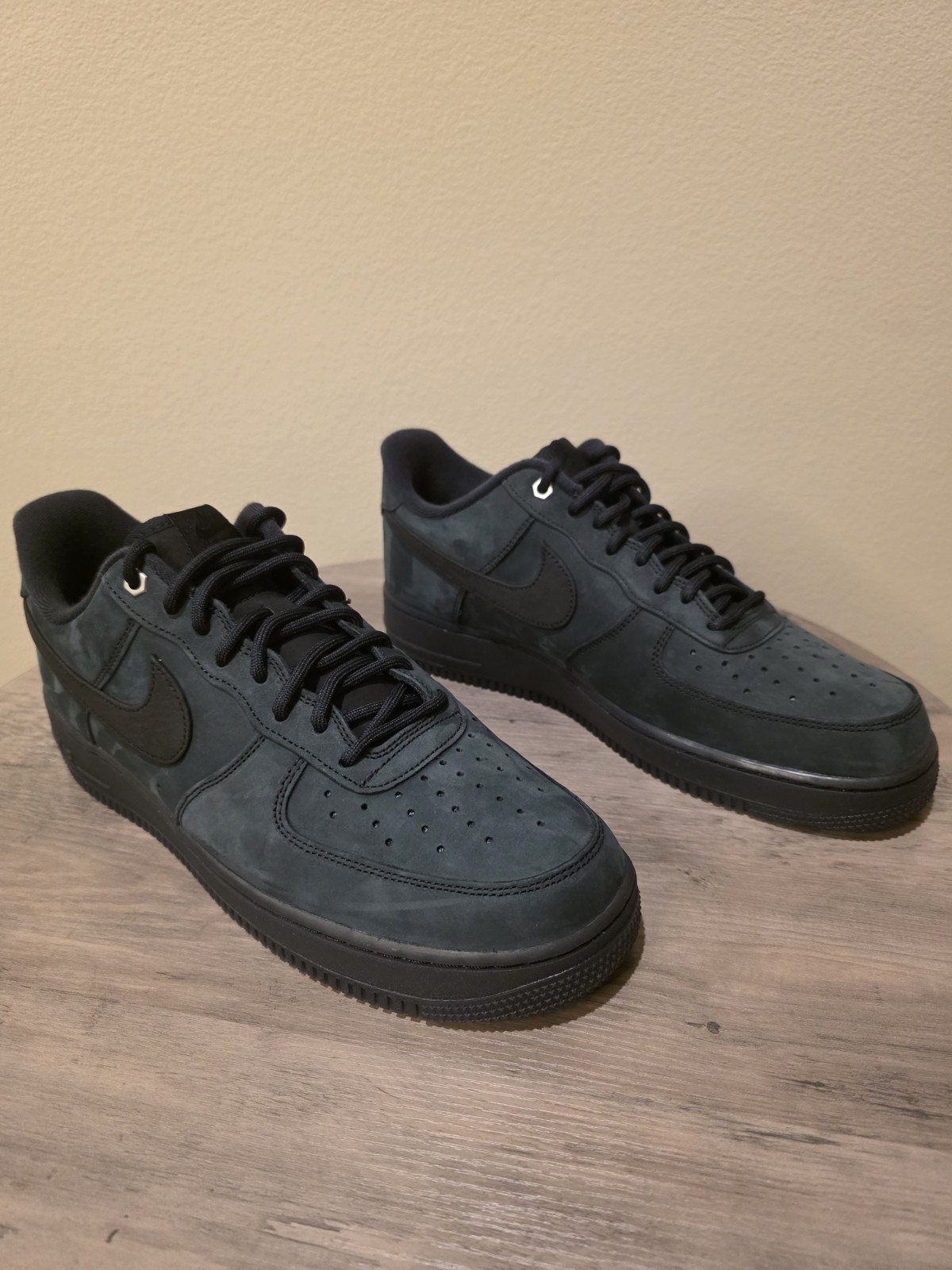 New Size 11.5 Nike Air Force 1 Low Triple Black Nubuck CJ9179-001 Box w/o Lids - Image 2