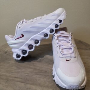 Nike Air Max DN8 Light Violet Ghost HF7310 500 Women’s Size 8 / 6.5y New w/o box