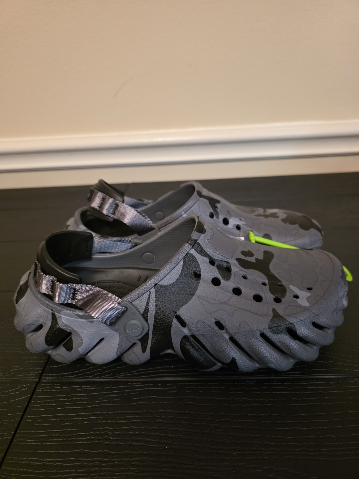 Crocs Echo Duck Camo Clog Men's US 9 Gray/Black Slip-On Synthetic 211981-082 - Image 2