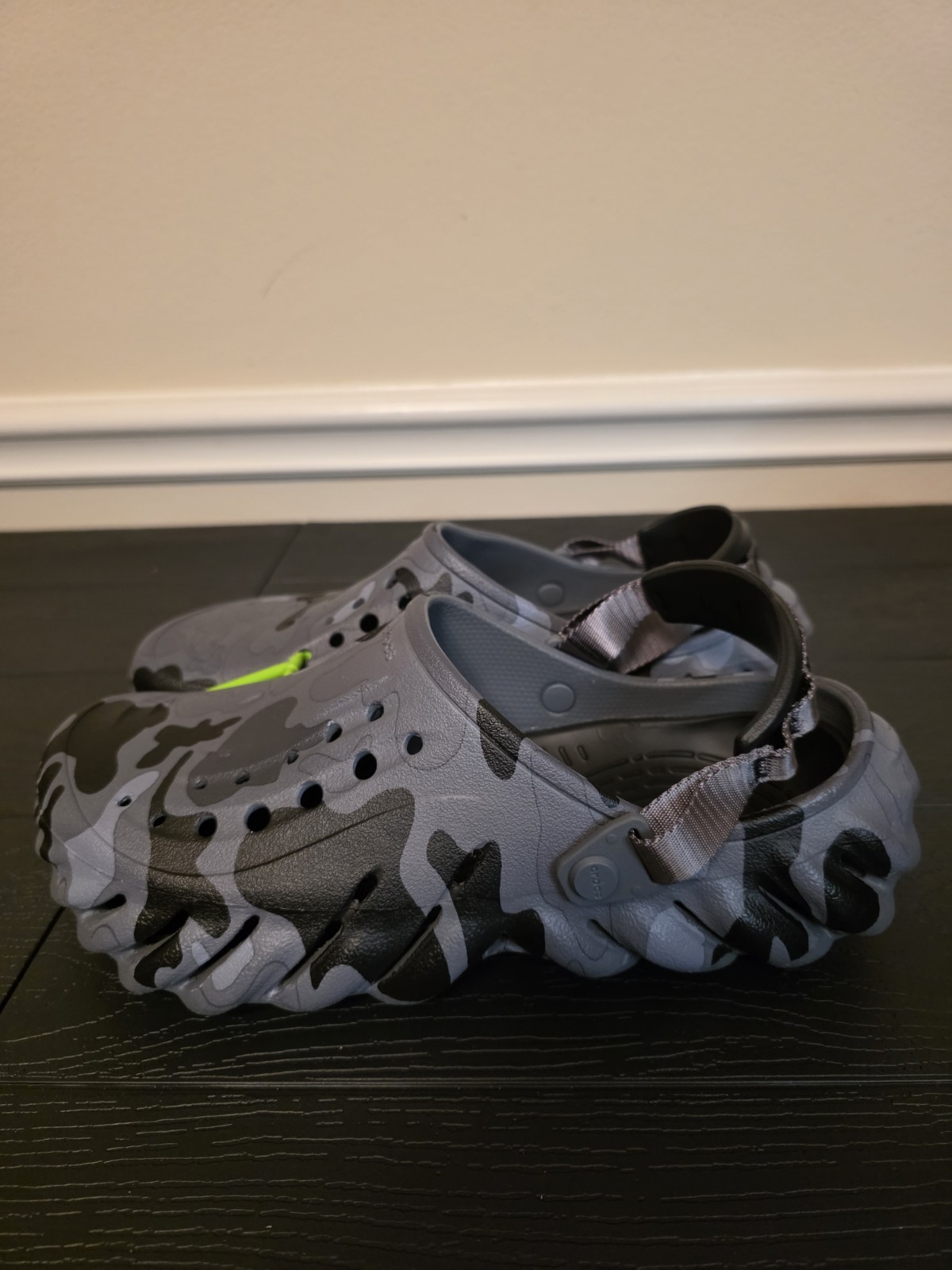 Crocs Echo Duck Camo Clog Men's US 9 Gray/Black Slip-On Synthetic 211981-082 - Image 3