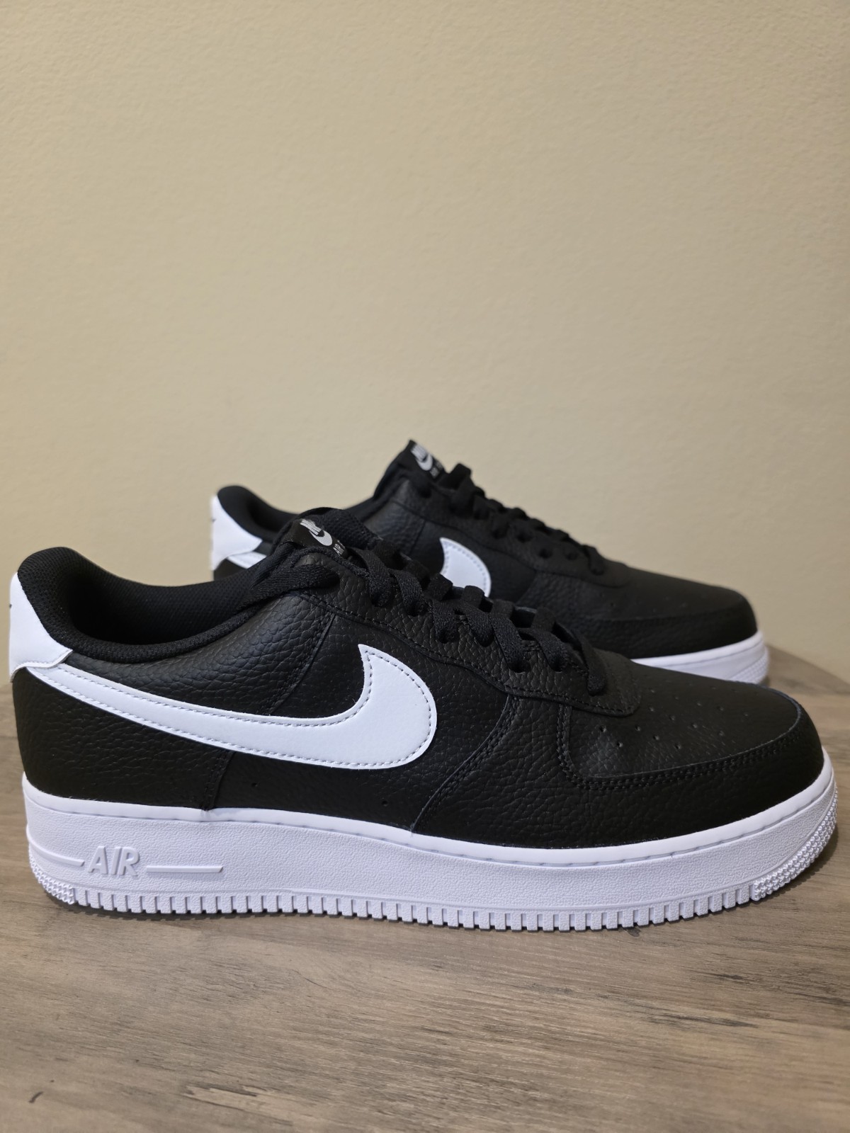 Nike Air Force 1 '07 Shoes Pebbled Leather Black White Men's sz 13 New w/o lid - Image 3