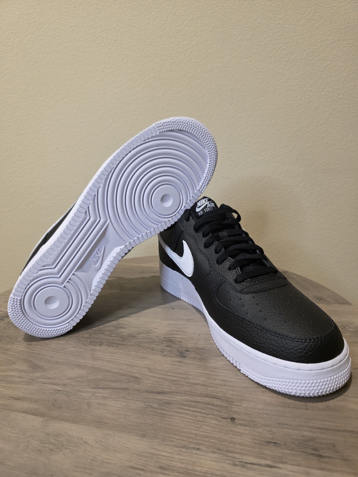 Nike Air Force 1 '07 Shoes Pebbled Leather Black White Men's sz 13 New w/o lid - Image 4