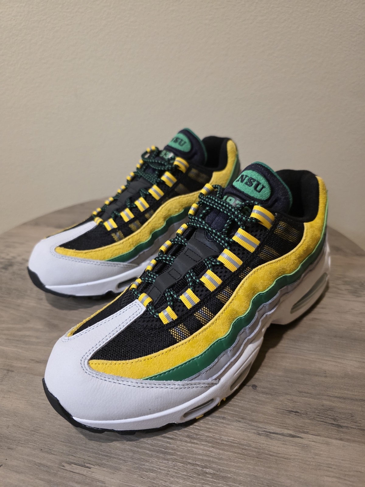 Nike Air Max 95 Yardrunners Pack Norfolk State IO8310-001 Men’s Sz 10 Green/Gold - Image 2