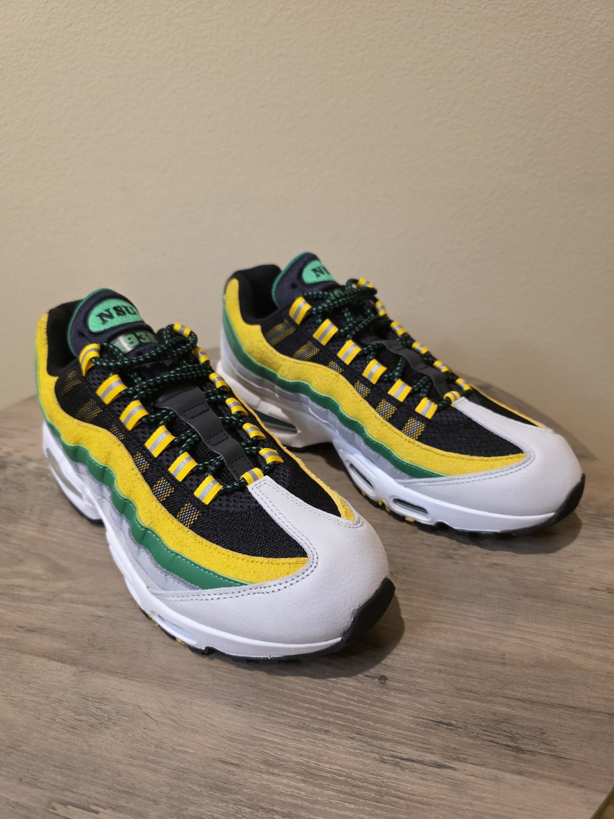 Nike Air Max 95 Yardrunners Pack Norfolk State IO8310-001 Men’s Sz 10 Green/Gold - Image 3