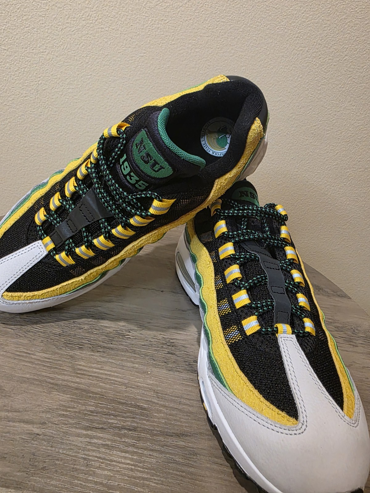 Nike Air Max 95 Yardrunners Pack Norfolk State IO8310-001 Men’s Sz 10 Green/Gold - Image 9