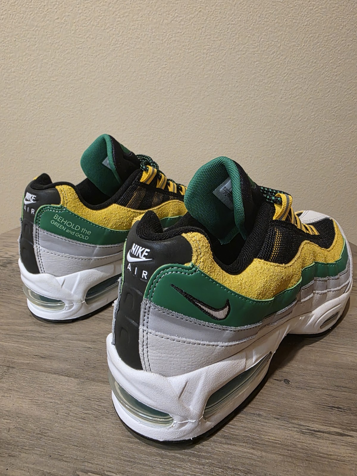 Nike Air Max 95 Yardrunners Pack Norfolk State IO8310-001 Men’s Sz 10 Green/Gold - Image 11