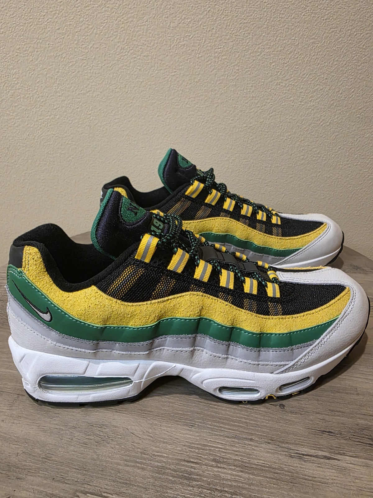 Nike Air Max 95 Yardrunners Pack Norfolk State IO8310-001 Men’s Sz 10 Green/Gold - Image 12